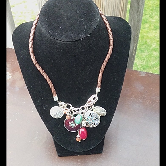 Necklace with leather strap - Picture 7 of 7